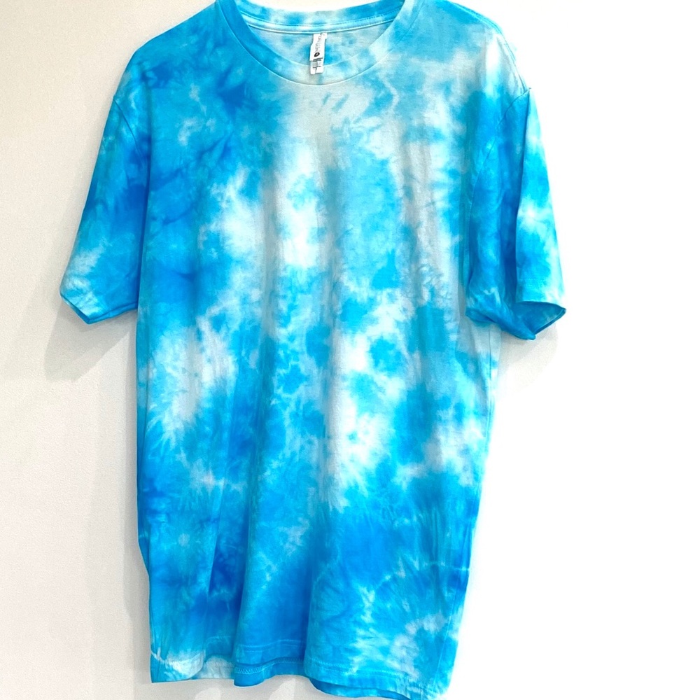 💦 NWT! Blue ice tie-dye T-shirt. Next level